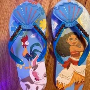 MOANA DISNEY GIRLS FLIP FLOPS AND FROZEN DISNEY GIRL FLIP FLOPS